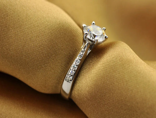 Diamond Glow Claw Ring