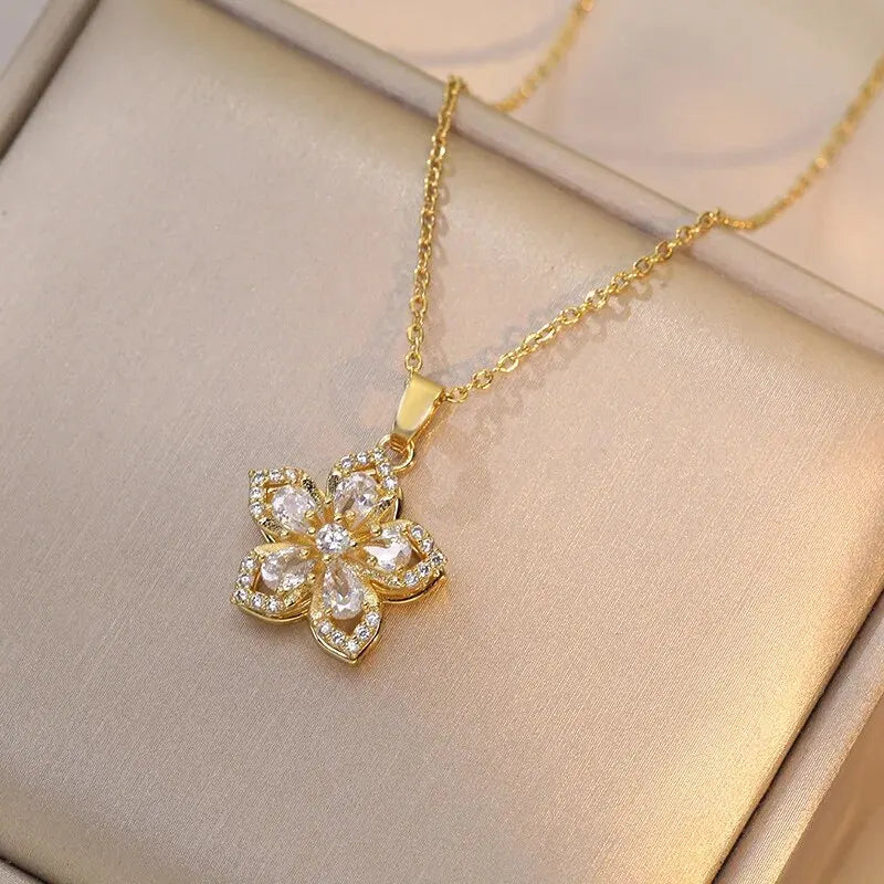 Spin Flower Necklace