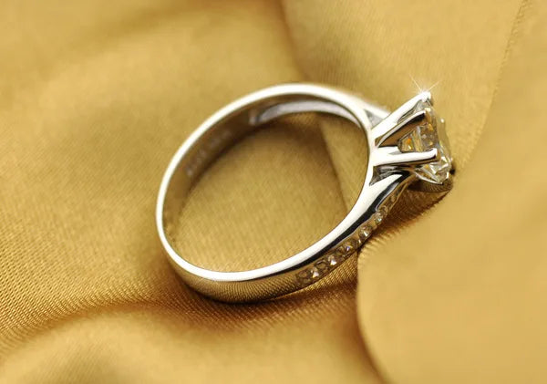 Diamond Glow Claw Ring