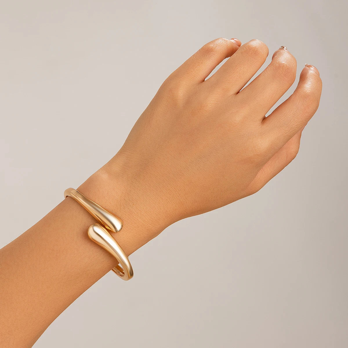 Elegant Gold Bangle