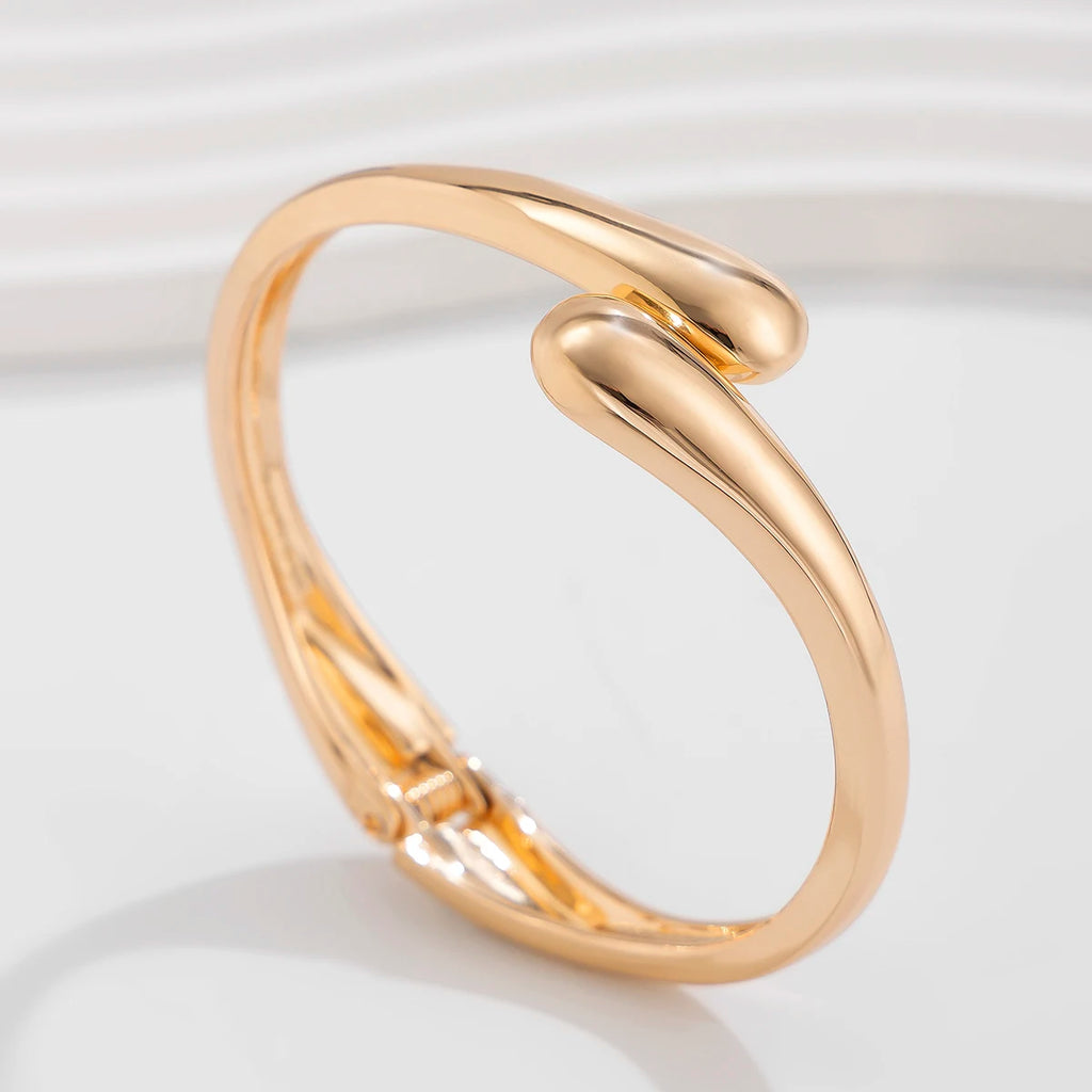 Elegant Gold Bangle